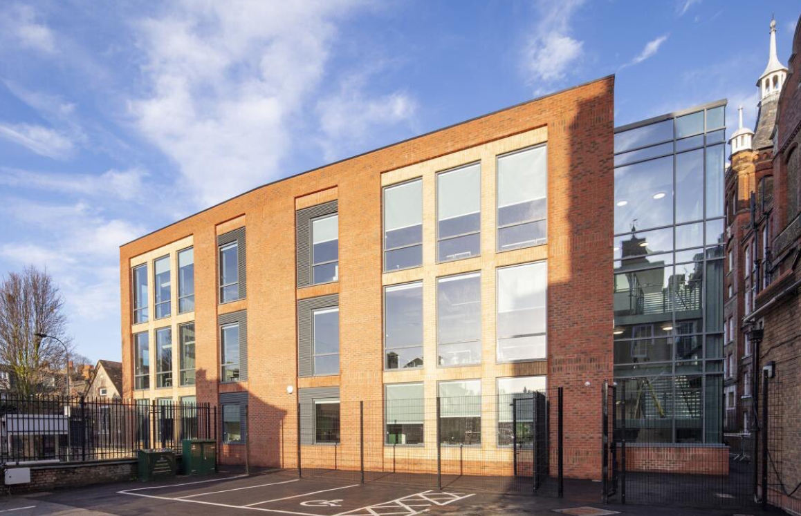 Fulham Cross Academ 03